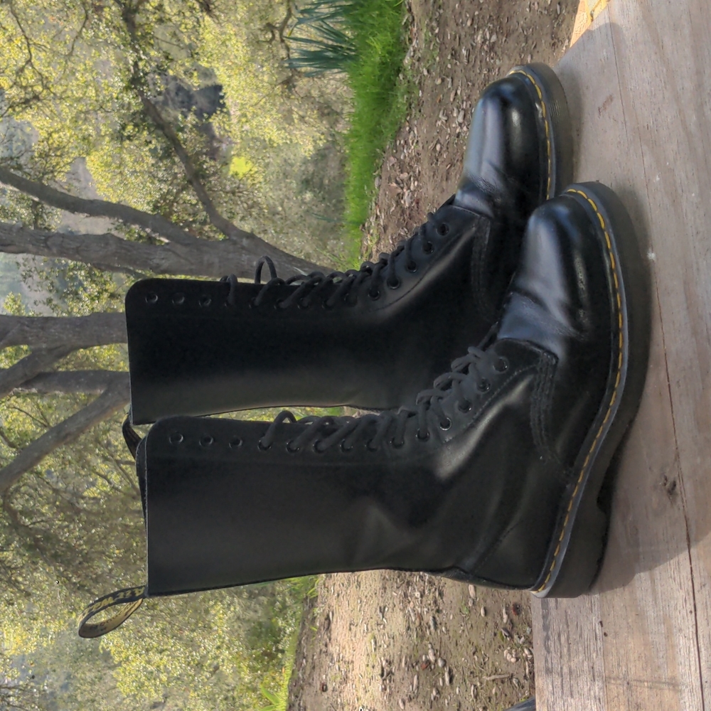 DR. MARTENS 1914 SMOOTH LEATHER TALL BOOTS